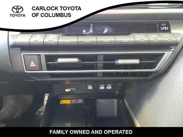 Used 2026 Toyota Camry XLE w/ Convenience Package image 31
