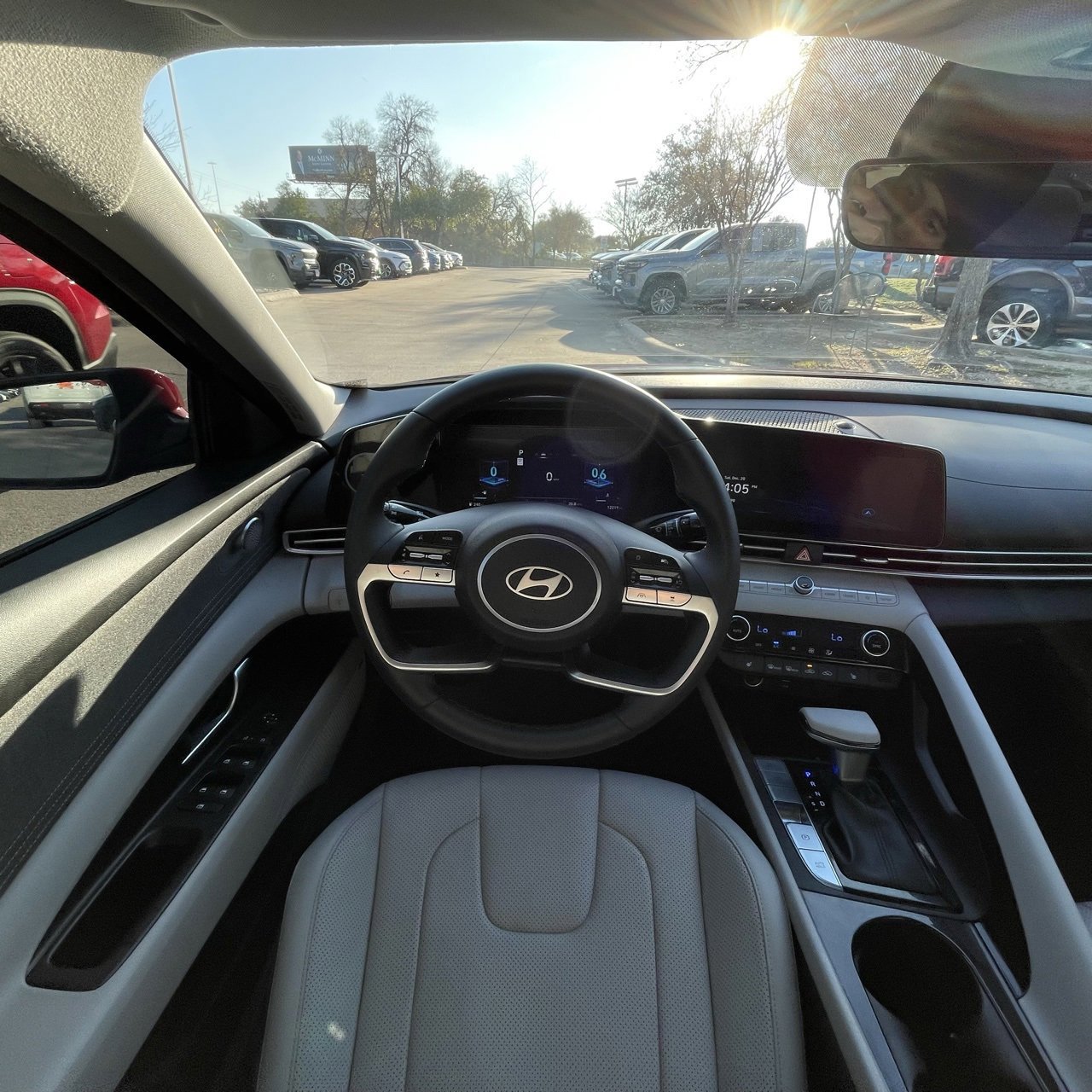 Used 2025 Hyundai Elantra Limited image 11