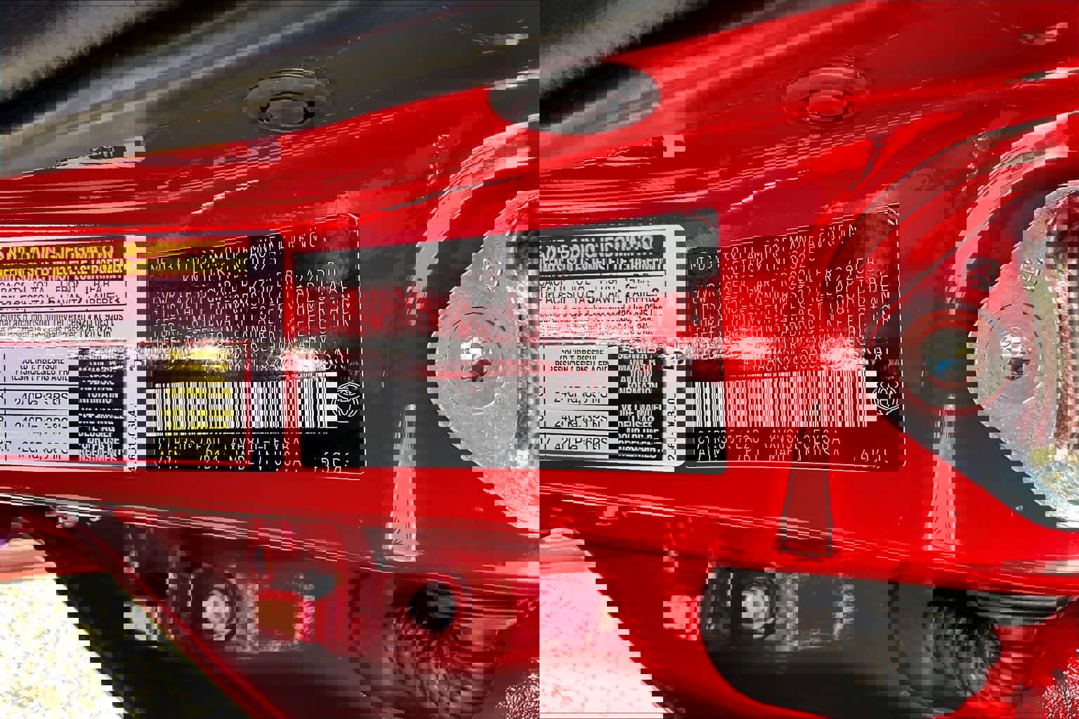 Used 2025 Toyota Camry SE image 33