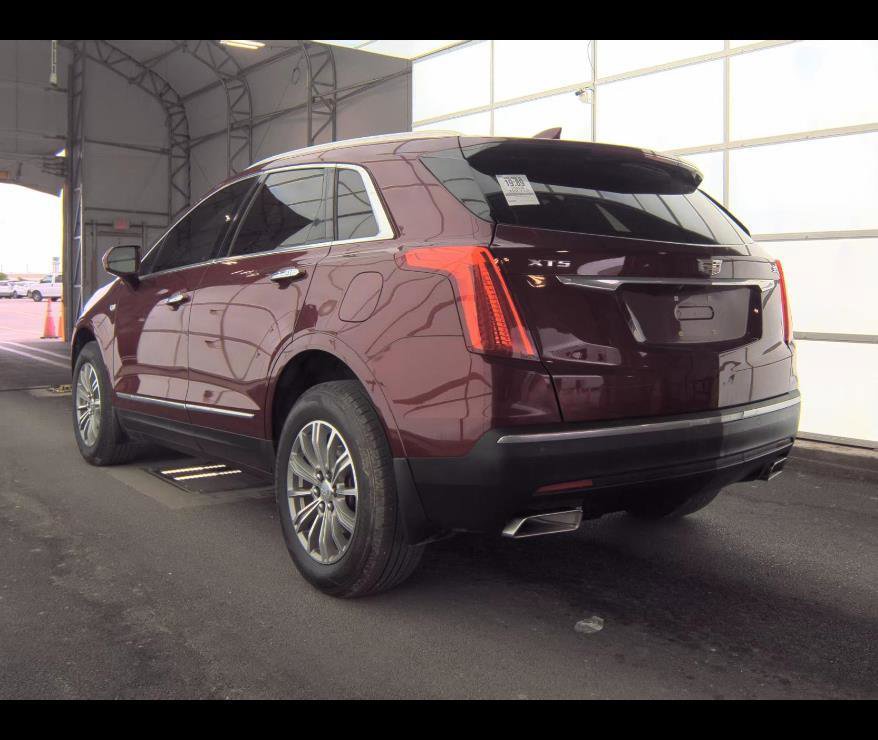 Used 2018 Cadillac XT5 Luxury w/ Driver Awareness Package FWD image 9