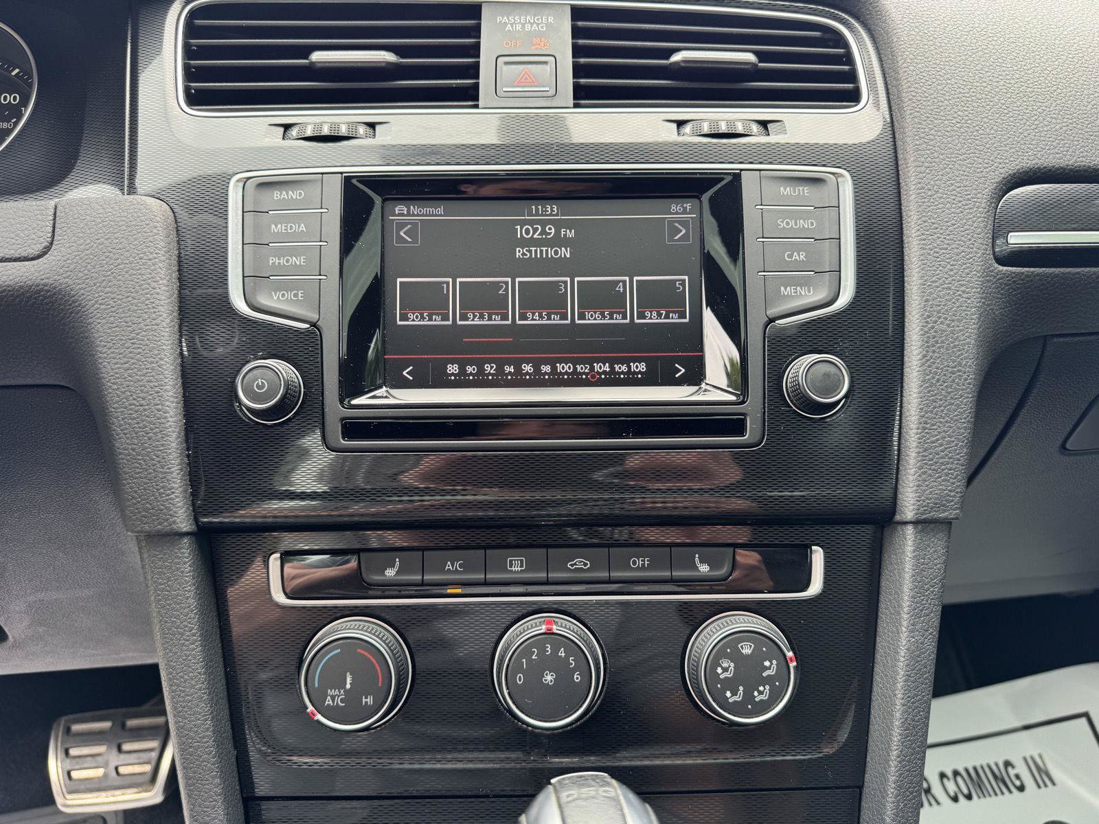 Used 2015 Volkswagen GTI SE FWD image 4