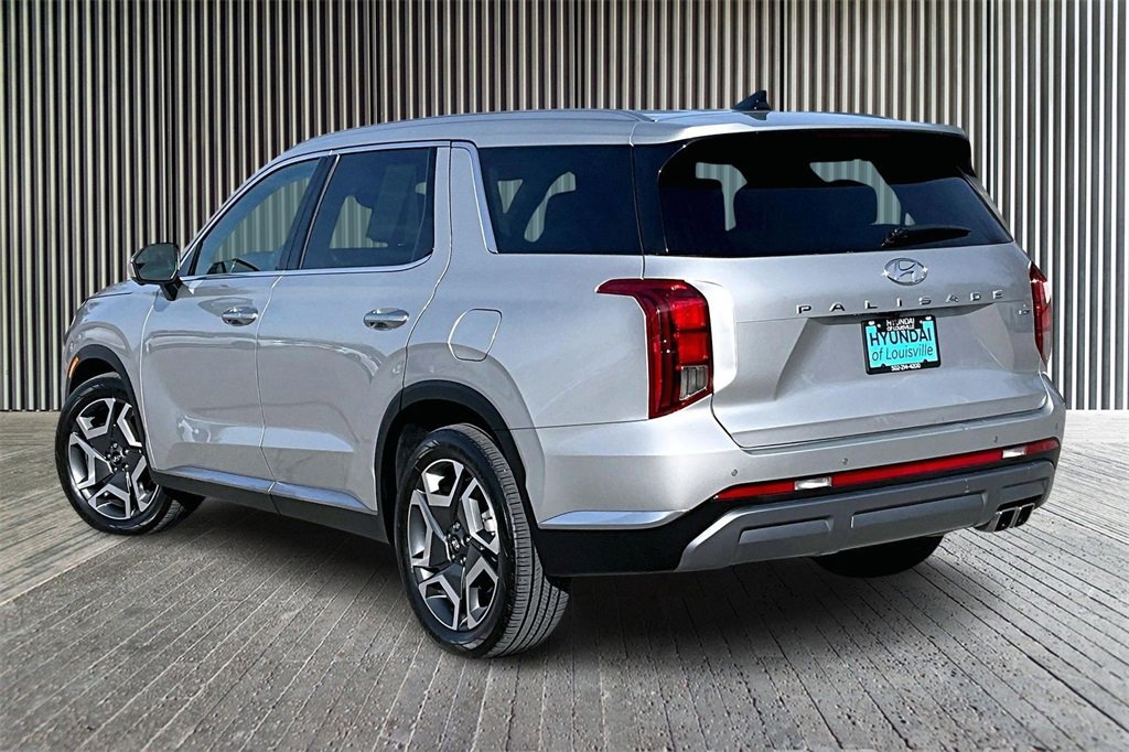 Used 2024 Hyundai Palisade Limited image 2