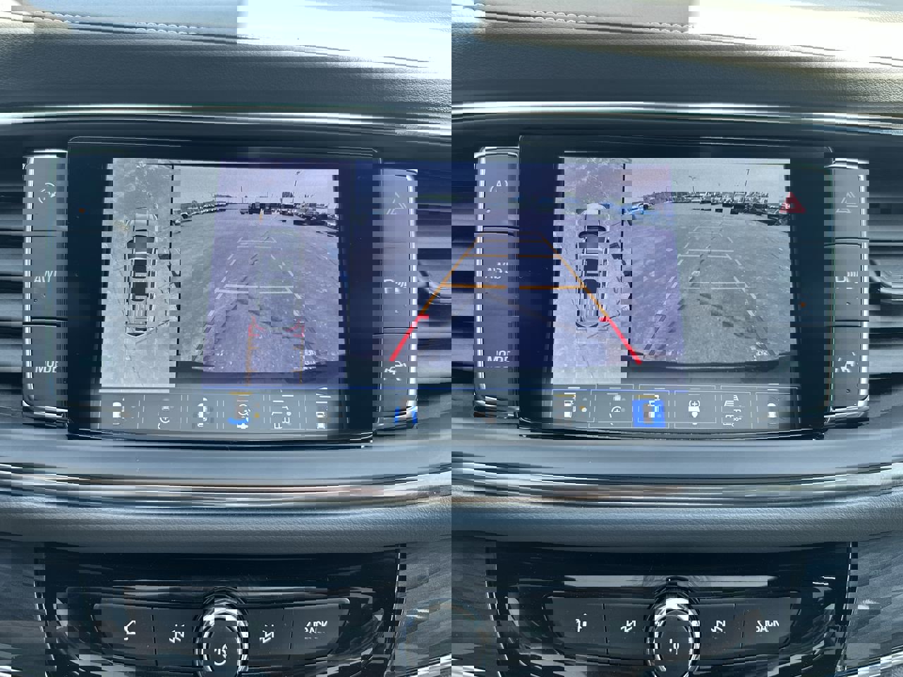 Certified 2023 Buick Enclave Essence w/ Experience Buick Package image 17