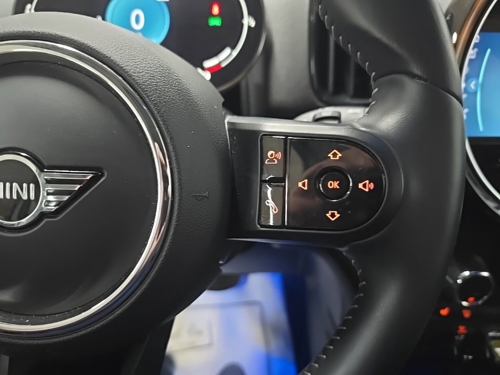 Used 2023 MINI Cooper Countryman SE w/ Storage Package image 21
