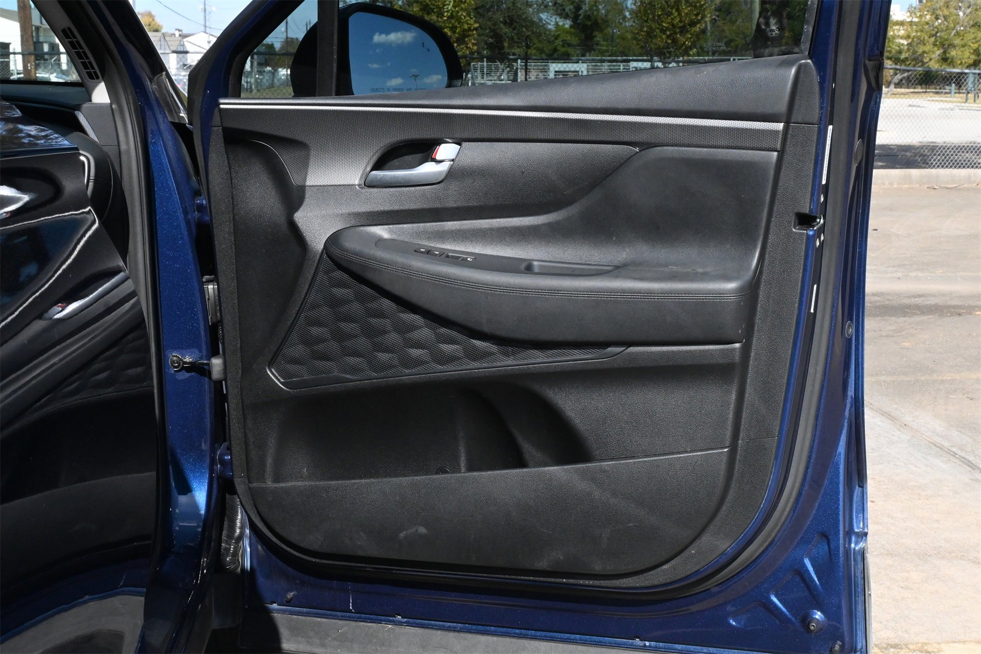 Used 2019 Hyundai Santa Fe SE image 25