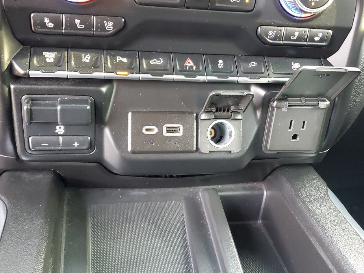 Used 2020 GMC Sierra 3500 Denali w/ Denali Ultimate Package AWD/4WD image 25