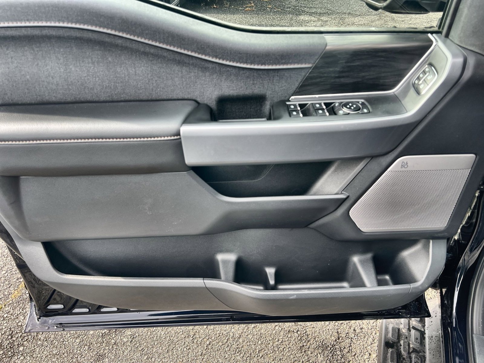 New 2025 Ford F150 Lightning Lariat image 15