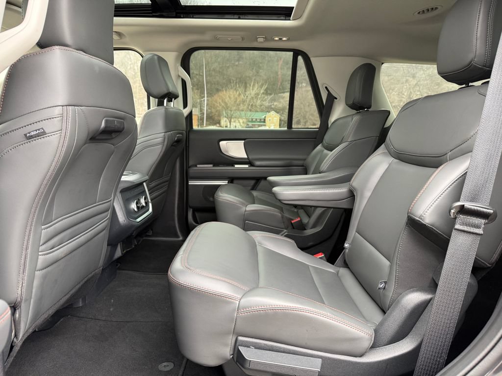 Used 2025 Ford Expedition Active AWD/4WD image 44
