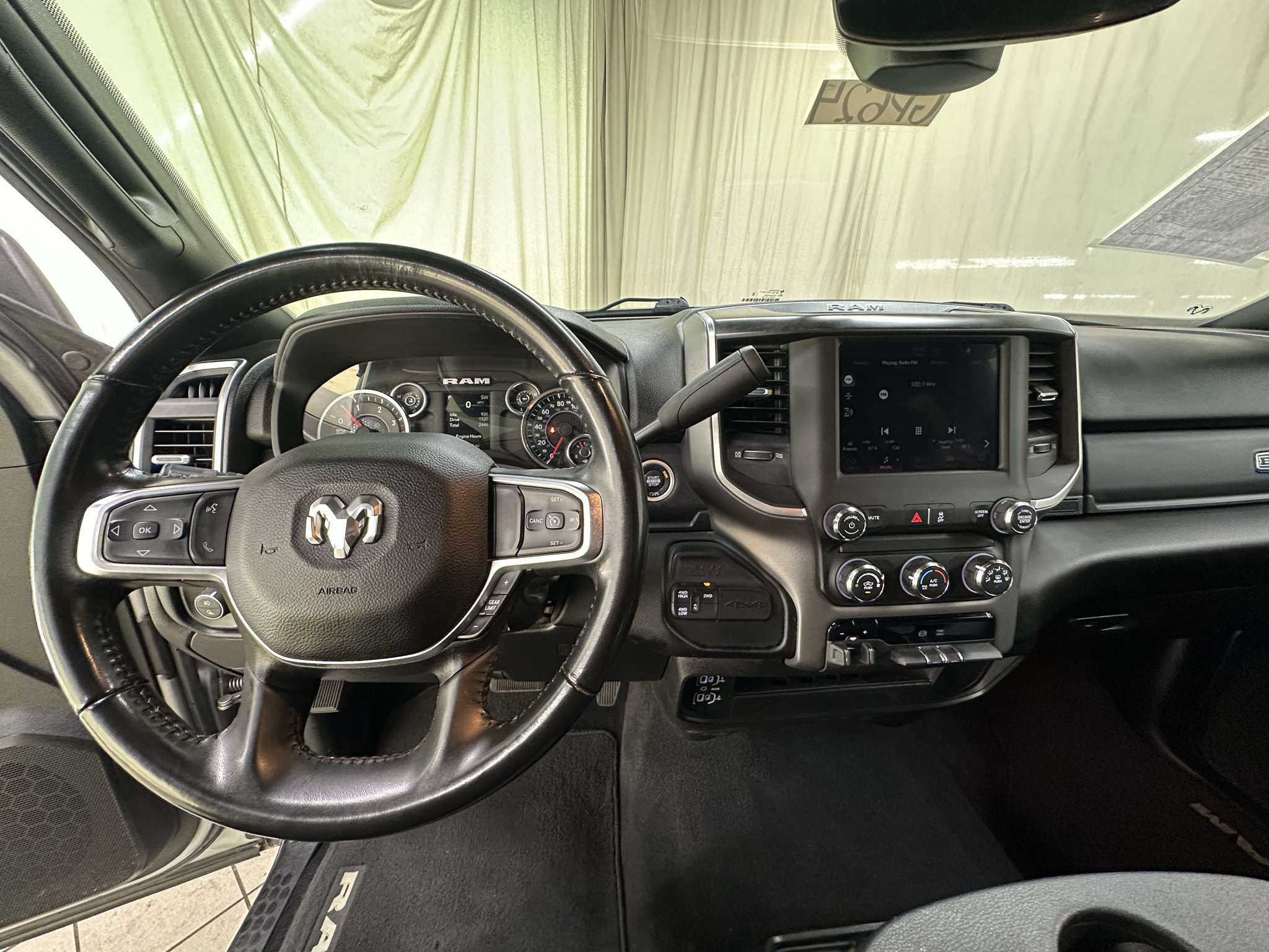 Used 2024 RAM 3500 Big Horn AWD/4WD image 28