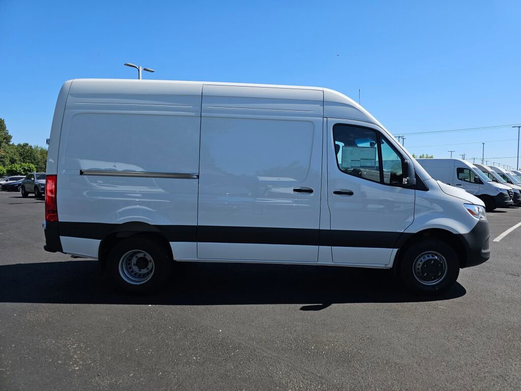 New 2024 Mercedes-Benz Sprinter 144 Cargo image 7