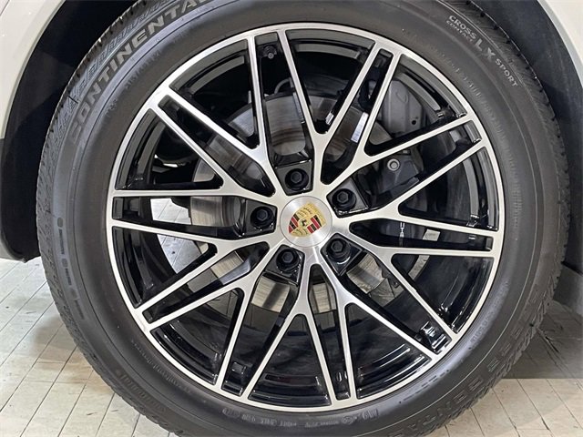 Certified 2024 Porsche Cayenne image 15