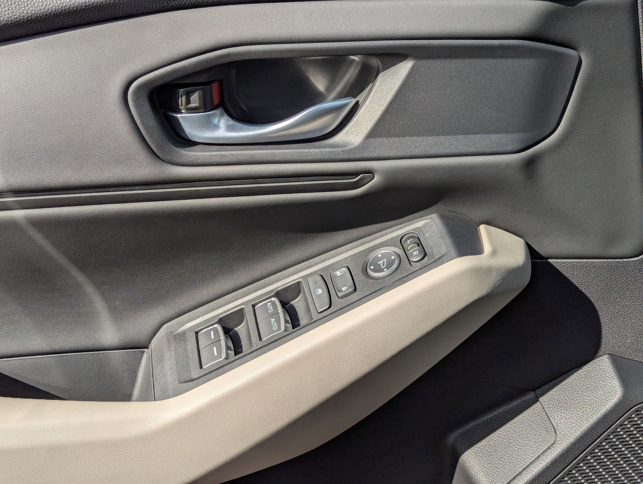 Used 2025 Honda Accord SE image 11