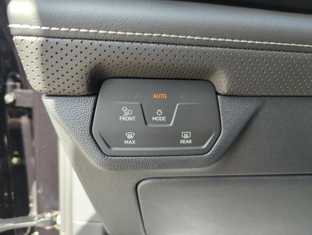 New 2026 Volkswagen Atlas Cross Sport SE image 22