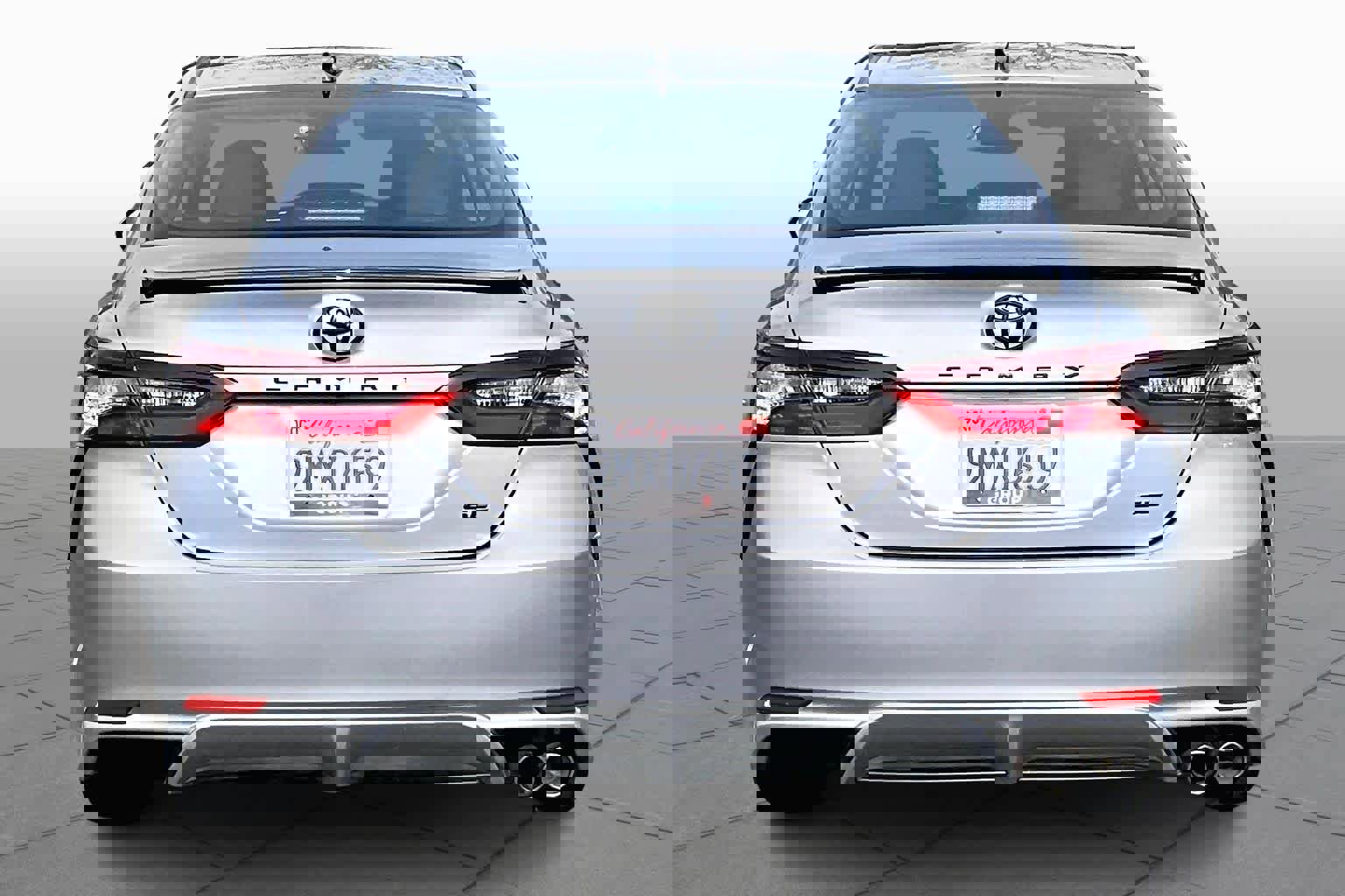 Certified 2021 Toyota Camry SE image 5