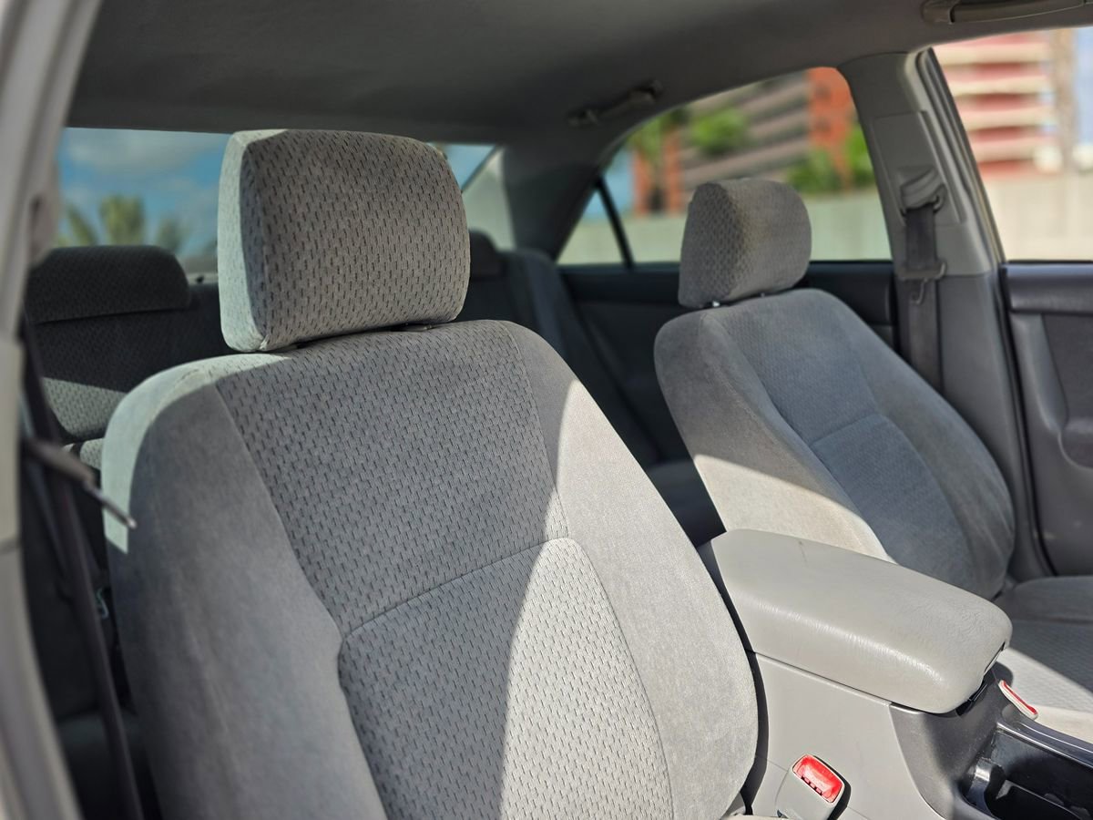 Used 2004 Toyota Camry LE image 11