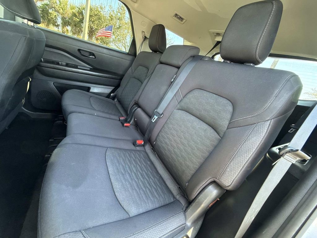 Certified 2024 Nissan Pathfinder SV image 14
