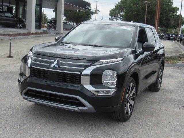 New 2025 Mitsubishi Outlander SE image 6