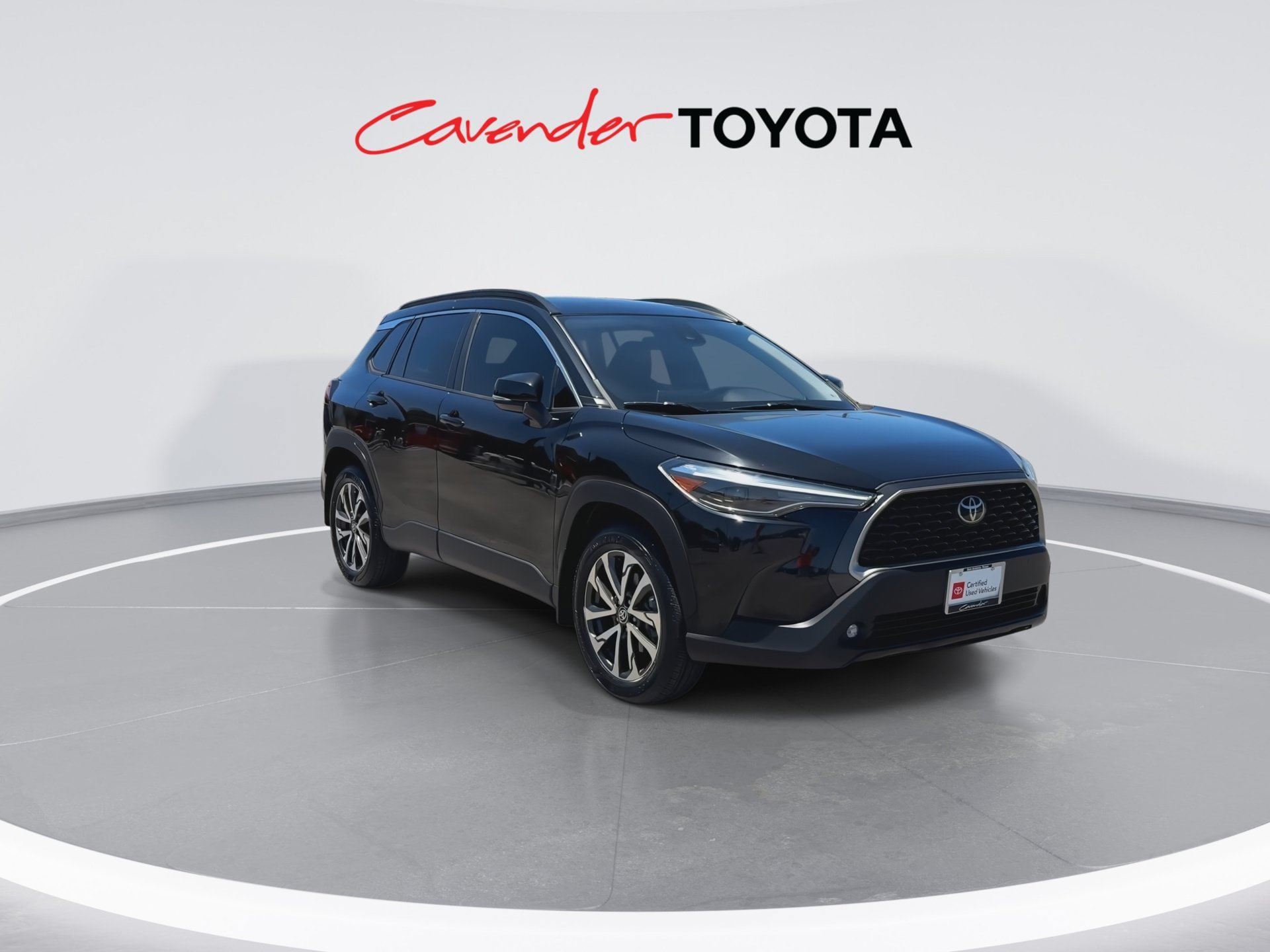 Certified 2022 Toyota Corolla Cross XLE w/ Convenience Package FWD image 2