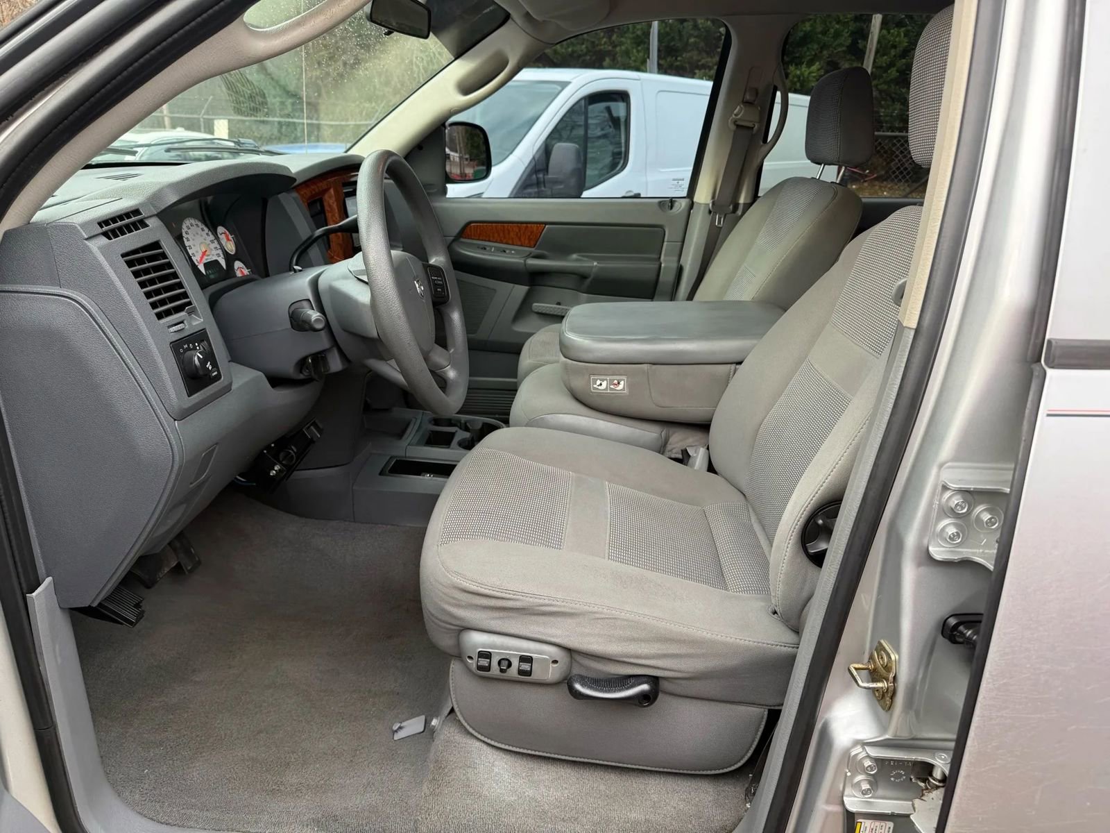 Used 2006 Dodge Ram 1500 Truck SLT image 13