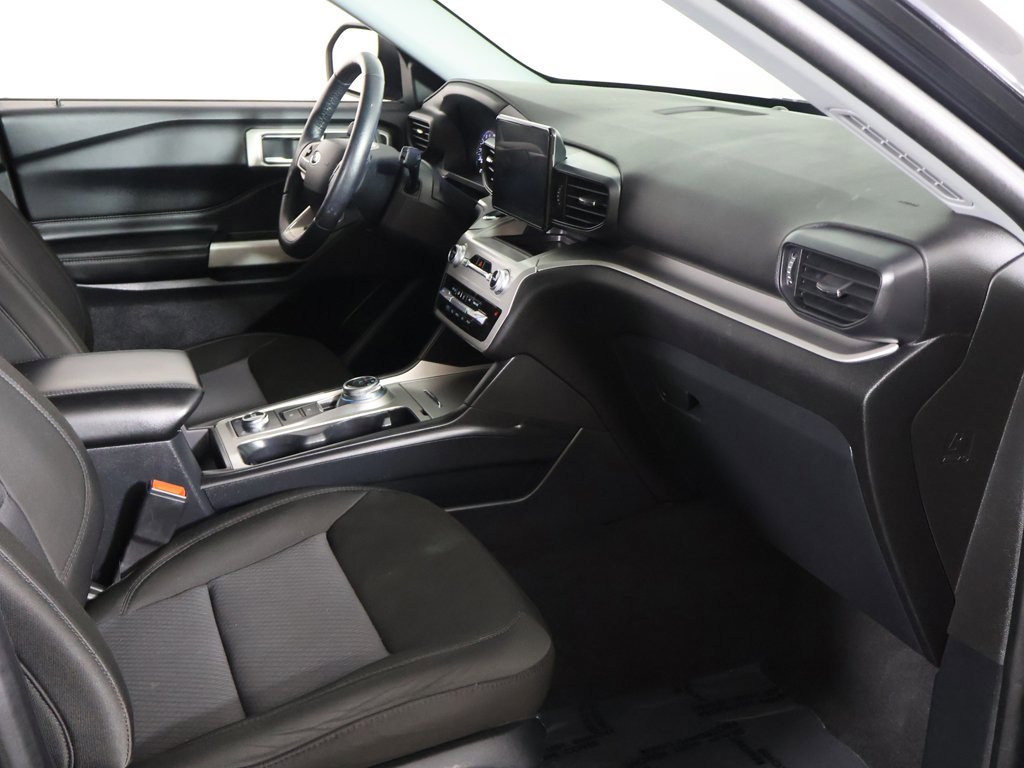 Used 2022 Ford Explorer XLT image 24