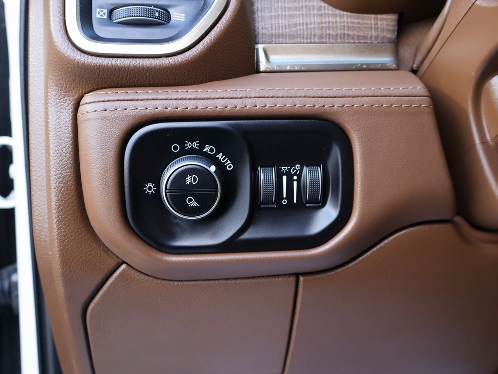 Used 2024 RAM 2500 Limited w/ Towing Technology Group image 12