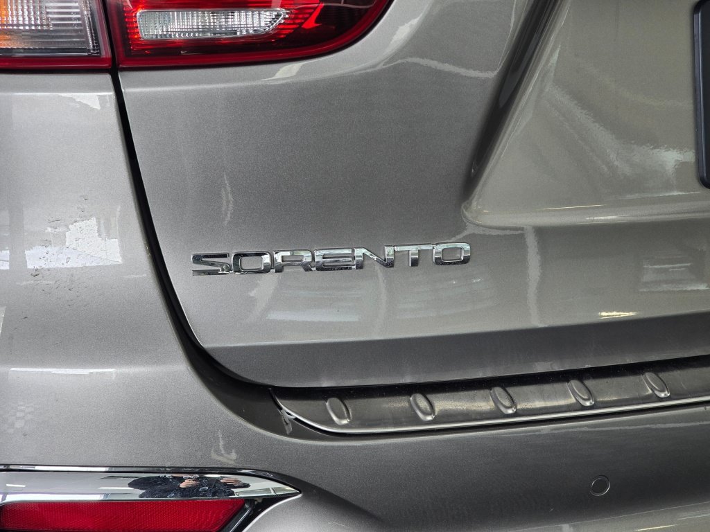 Used 2019 Kia Sorento SX FWD image 13