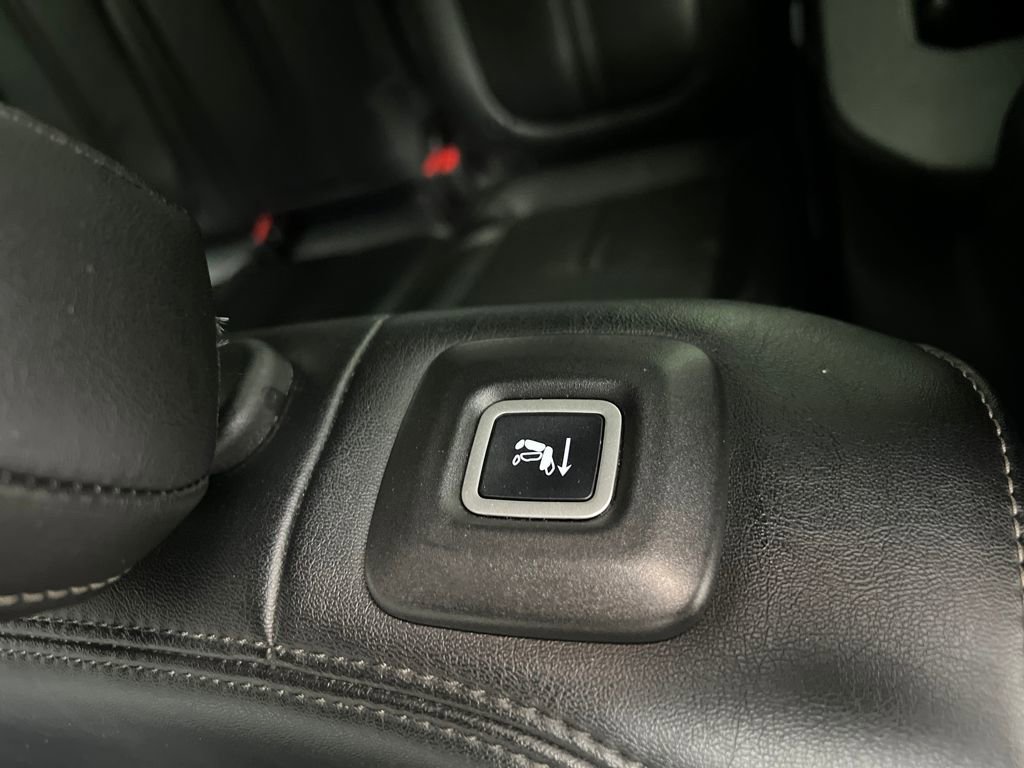 Used 2024 Jeep Wagoneer L Series II w/ Flexible Seating Group image 16