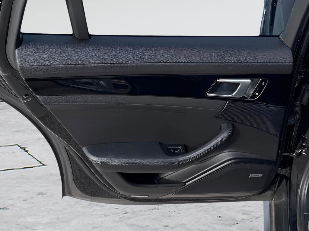 Used 2019 Porsche Panamera 4 image 19