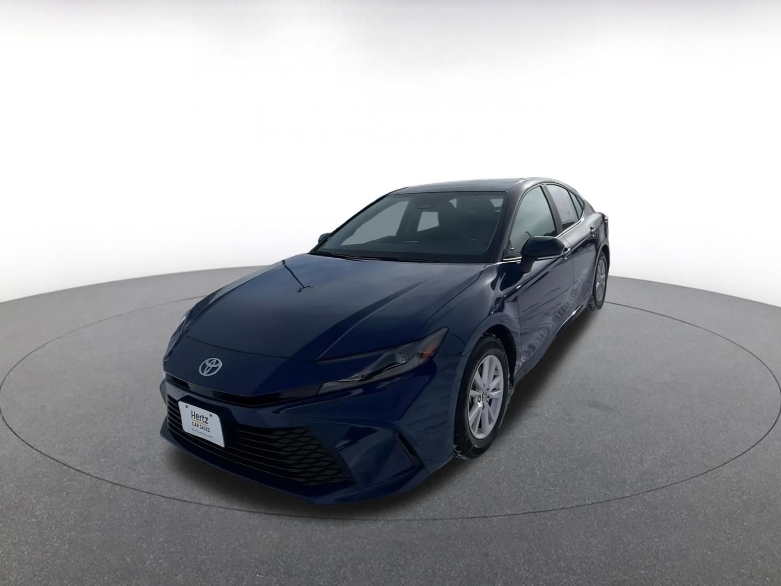 Used 2025 Toyota Camry LE image 7