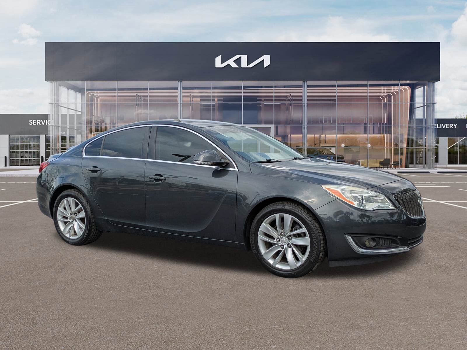 Used 2016 Buick Regal FWD image 2