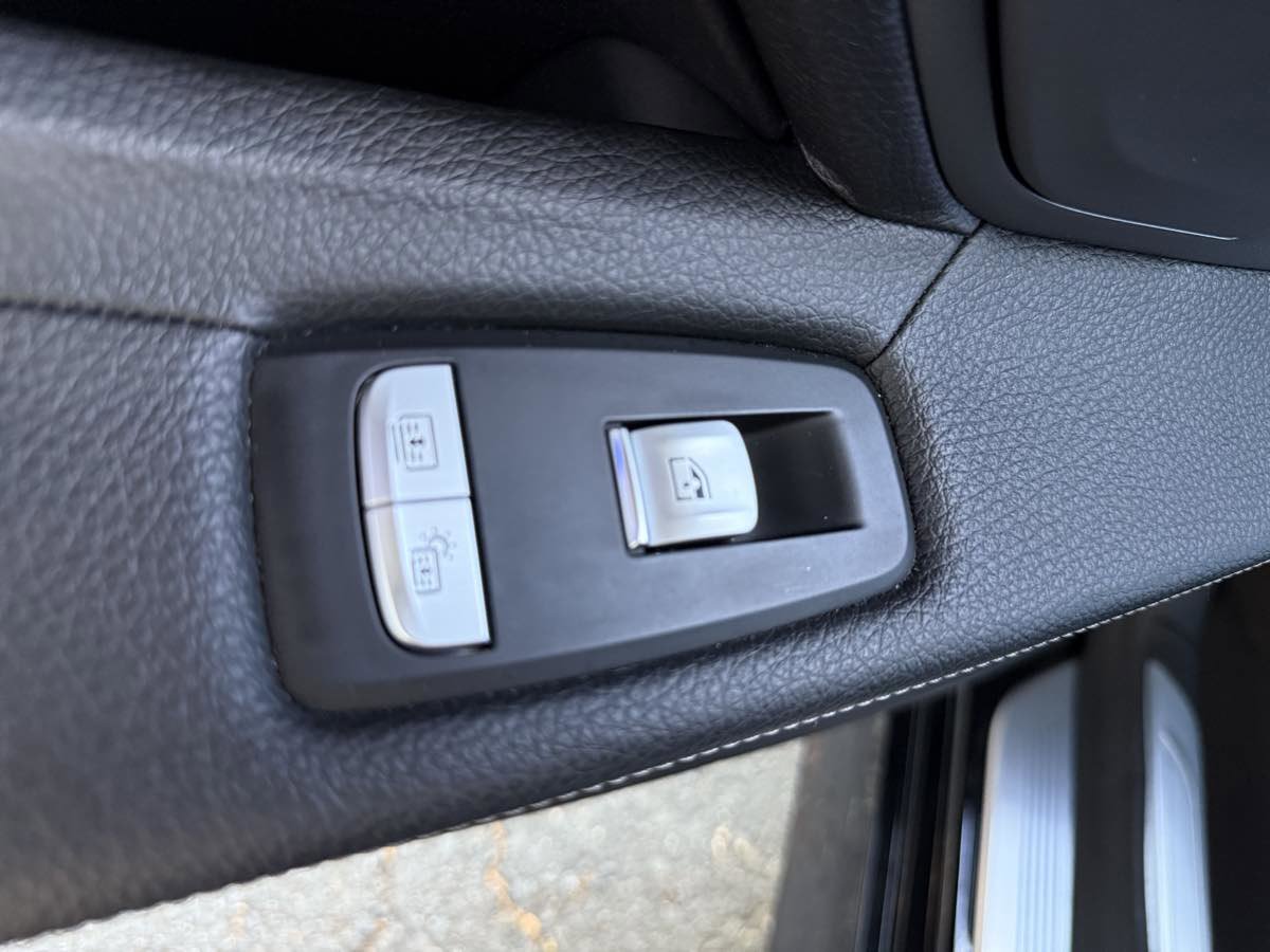 Used 2019 BMW 740i image 24