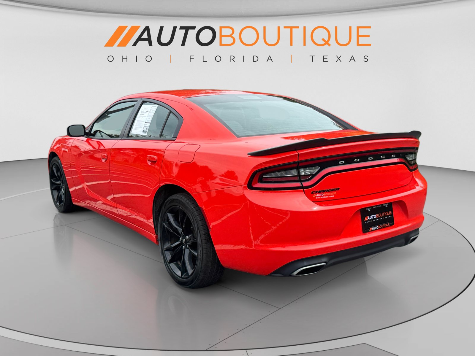 Used 2017 Dodge Charger SE w/ Blacktop Package RWD image 8