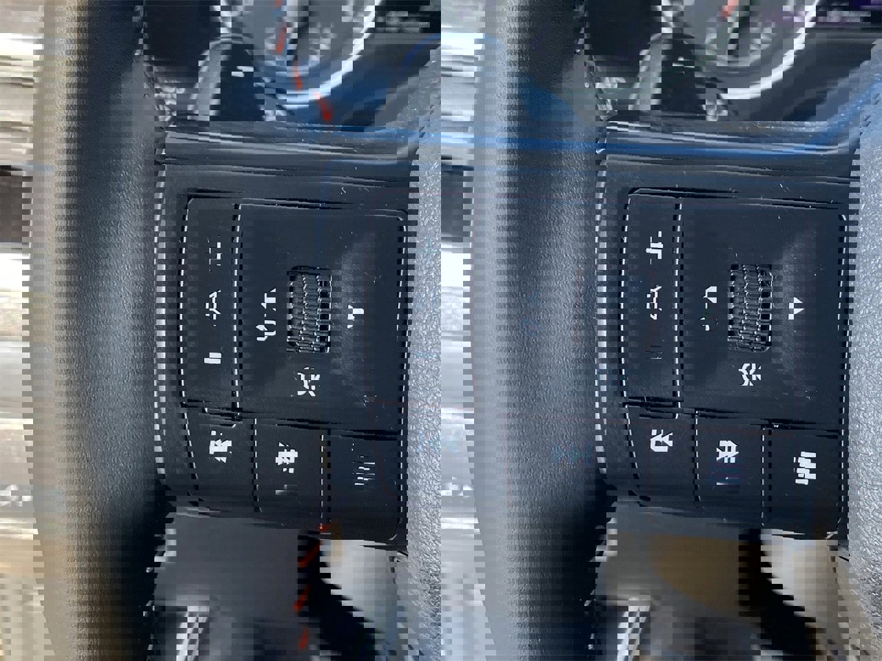 New 2025 Nissan Rogue SV image 31