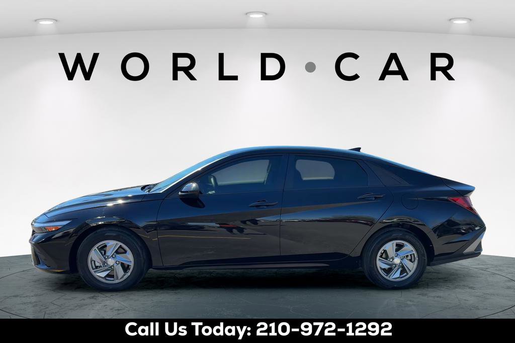 Certified 2025 Hyundai Elantra SE image 4