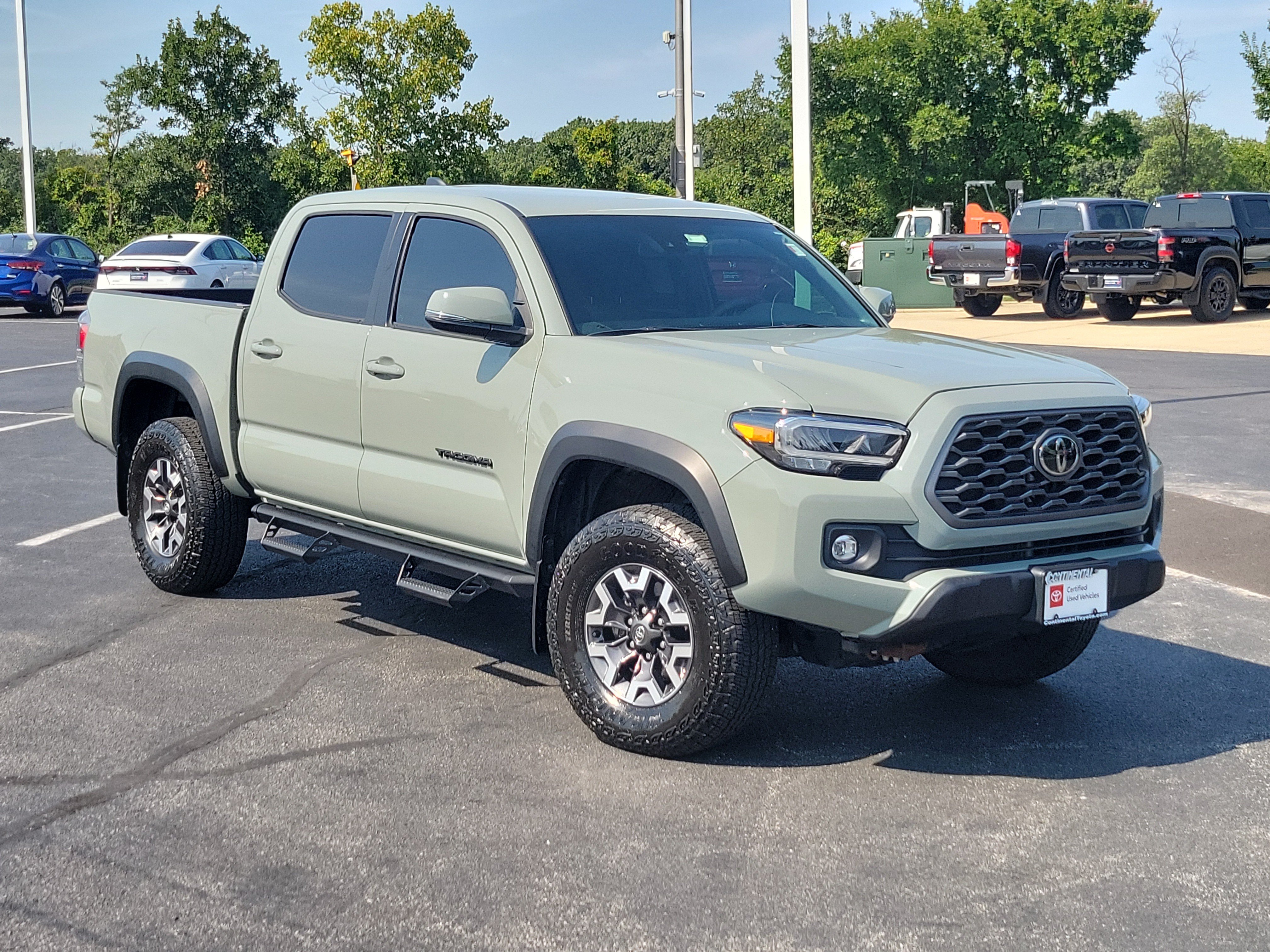 Certified 2023 Toyota Tacoma TRD Off-Road w/ Technology Package AWD/4WD image 2