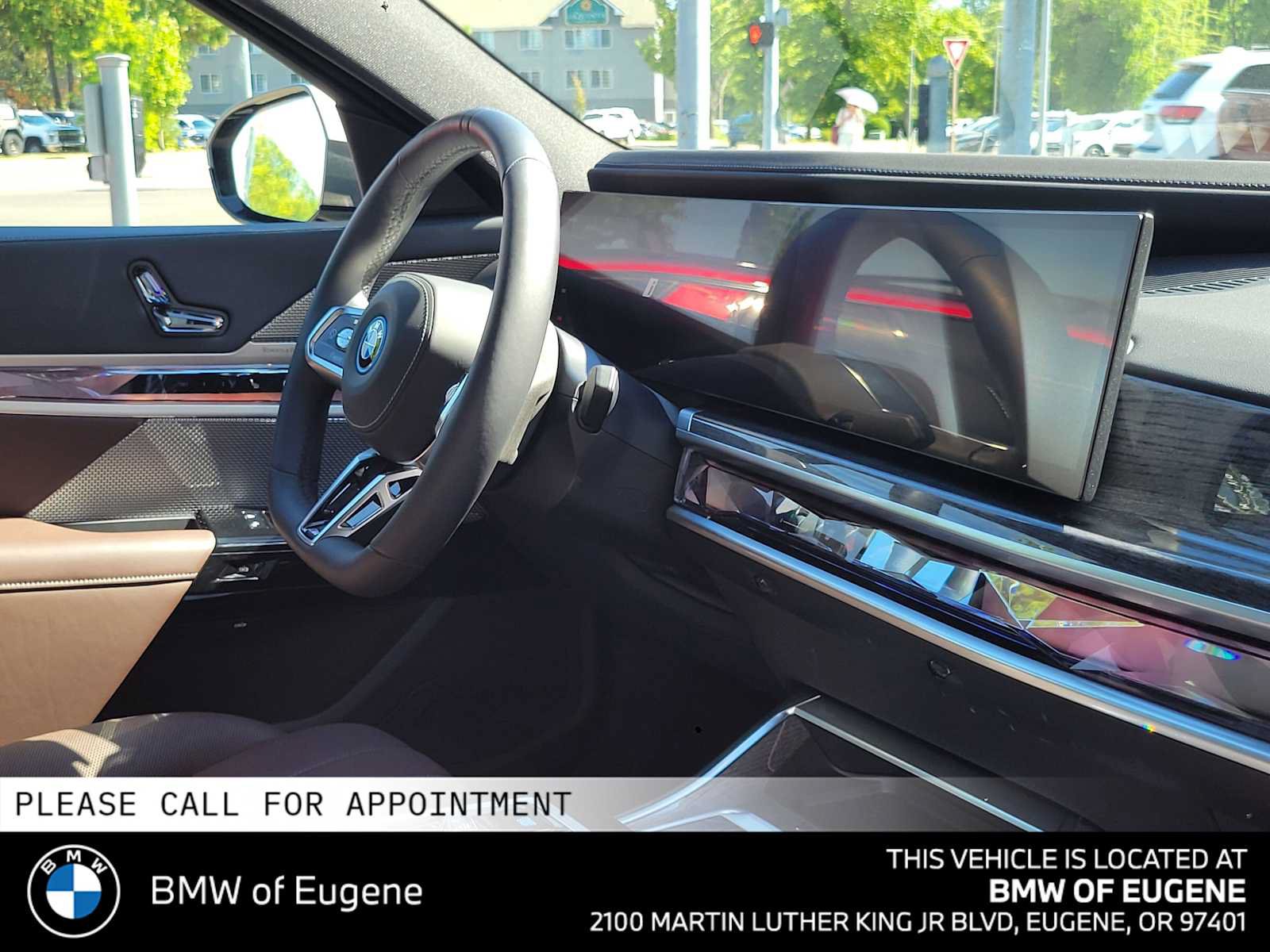 Used 2025 BMW i7 eDrive50 w/ M Sport Package RWD image 12