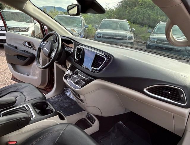 Used 2020 Chrysler Pacifica Touring-L Plus FWD image 18