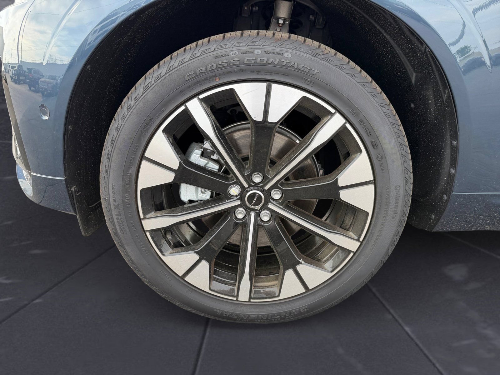 New 2026 Volvo XC60 B5 Plus w/ Protection Package Premier AWD/4WD image 14