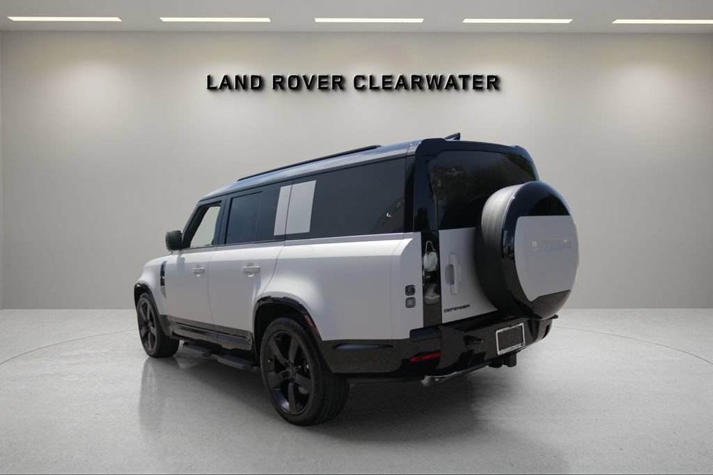 Used 2026 Land Rover Defender 130 X-Dynamic SE AWD/4WD image 3