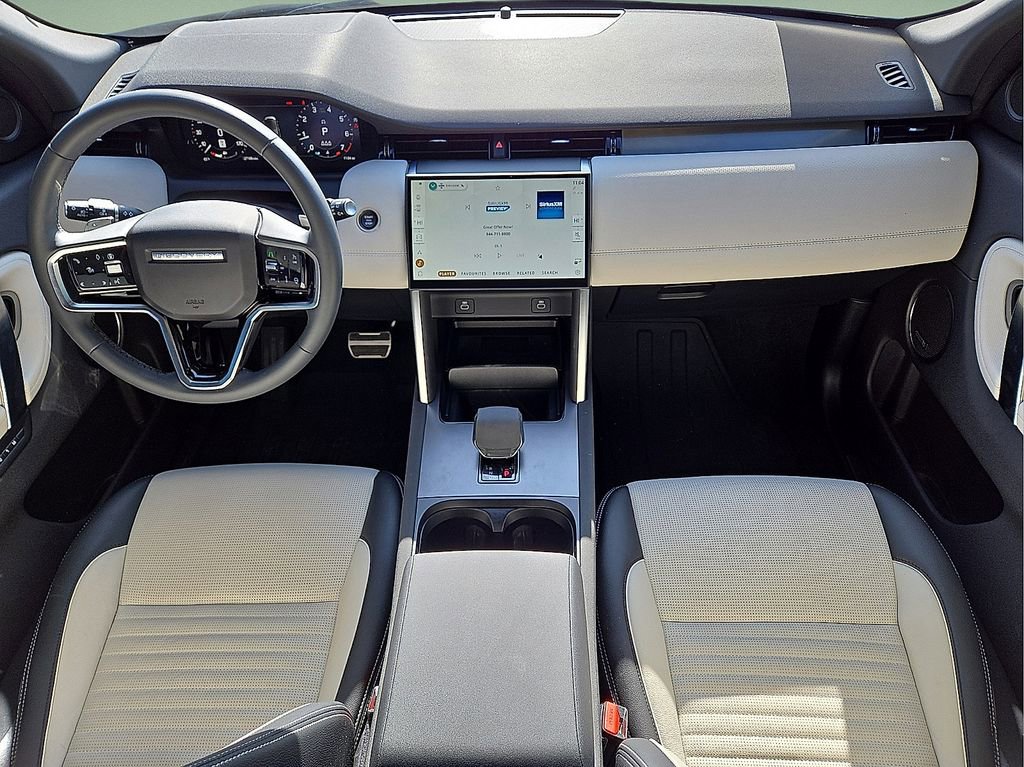 Used 2025 Land Rover Discovery Sport Dynamic SE image 19