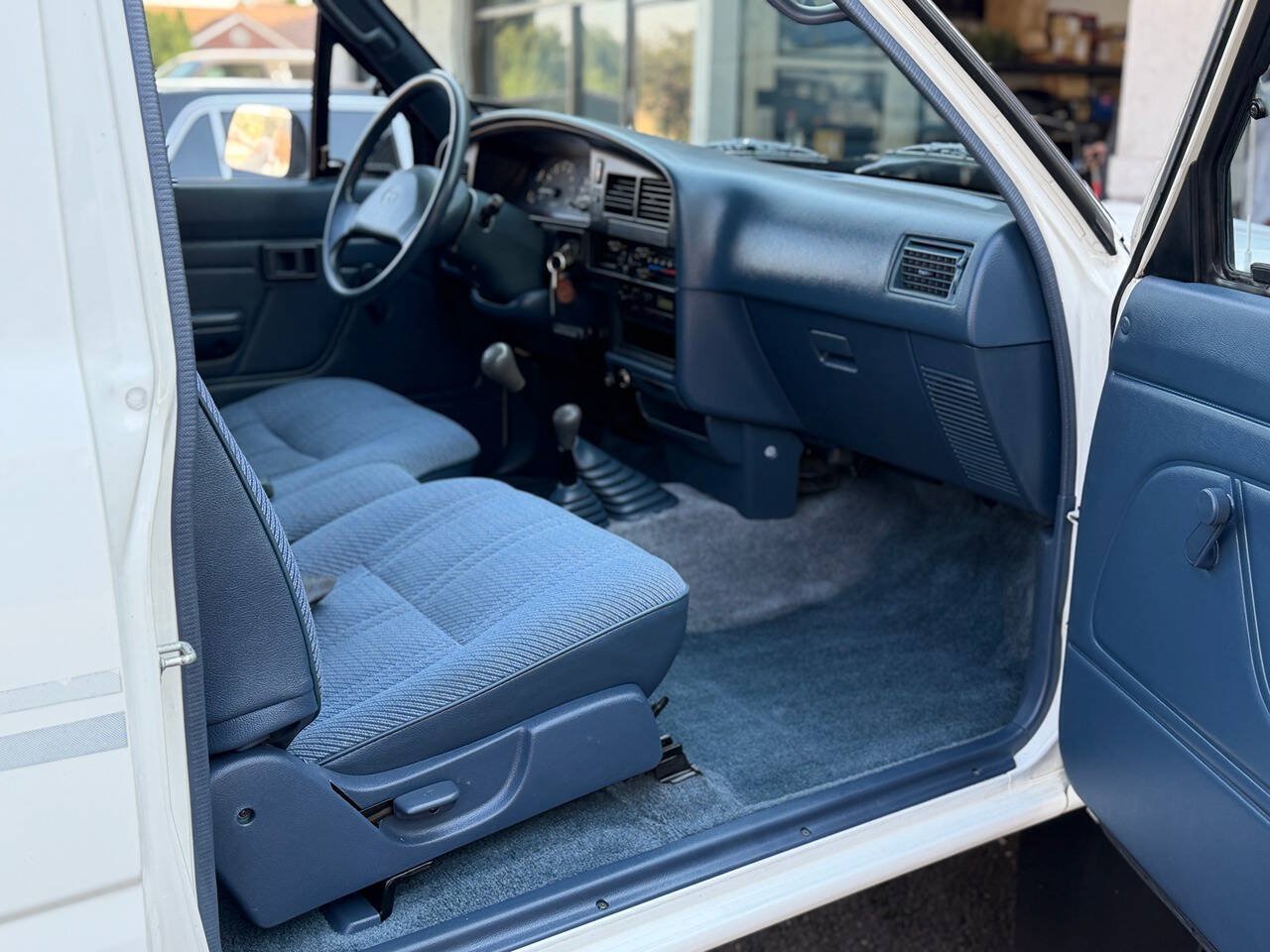 Used 1992 Toyota Pickup Deluxe AWD/4WD image 42