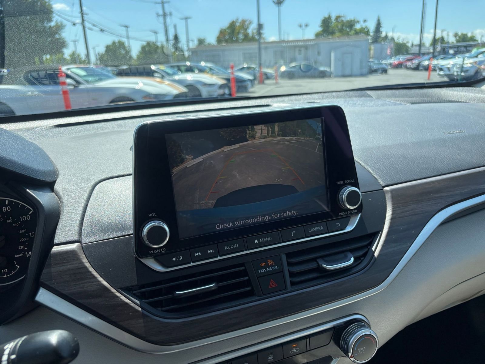 Used 2025 Nissan Altima 2.5 SV FWD image 23