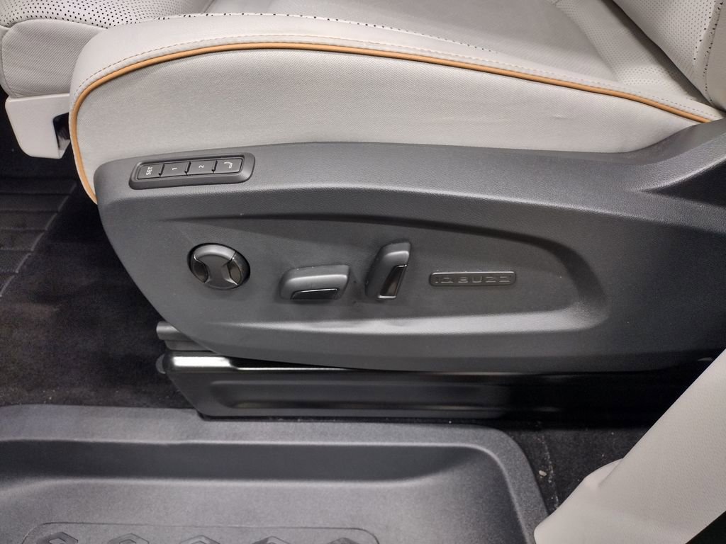 New 2025 Volkswagen ID. Buzz Pro S Plus image 24