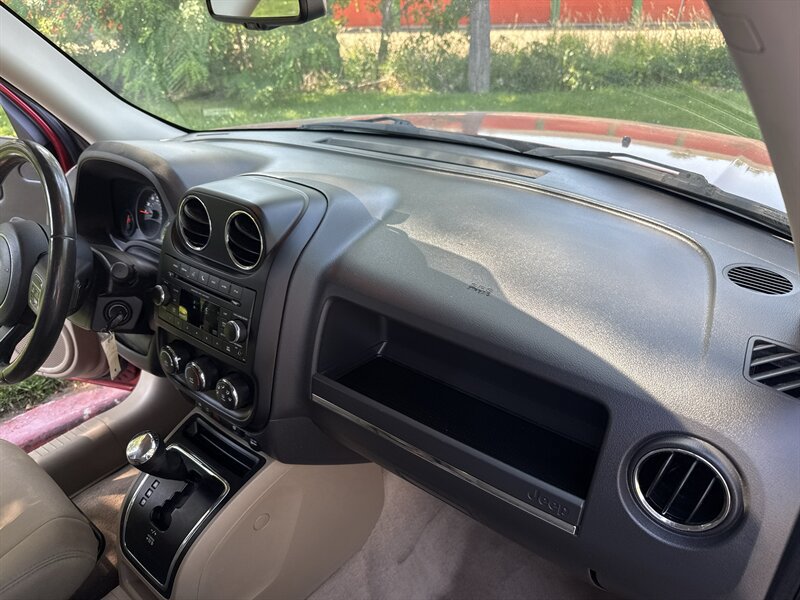 Used 2012 Jeep Patriot Latitude w/ Altitude Pkg AWD/4WD image 24