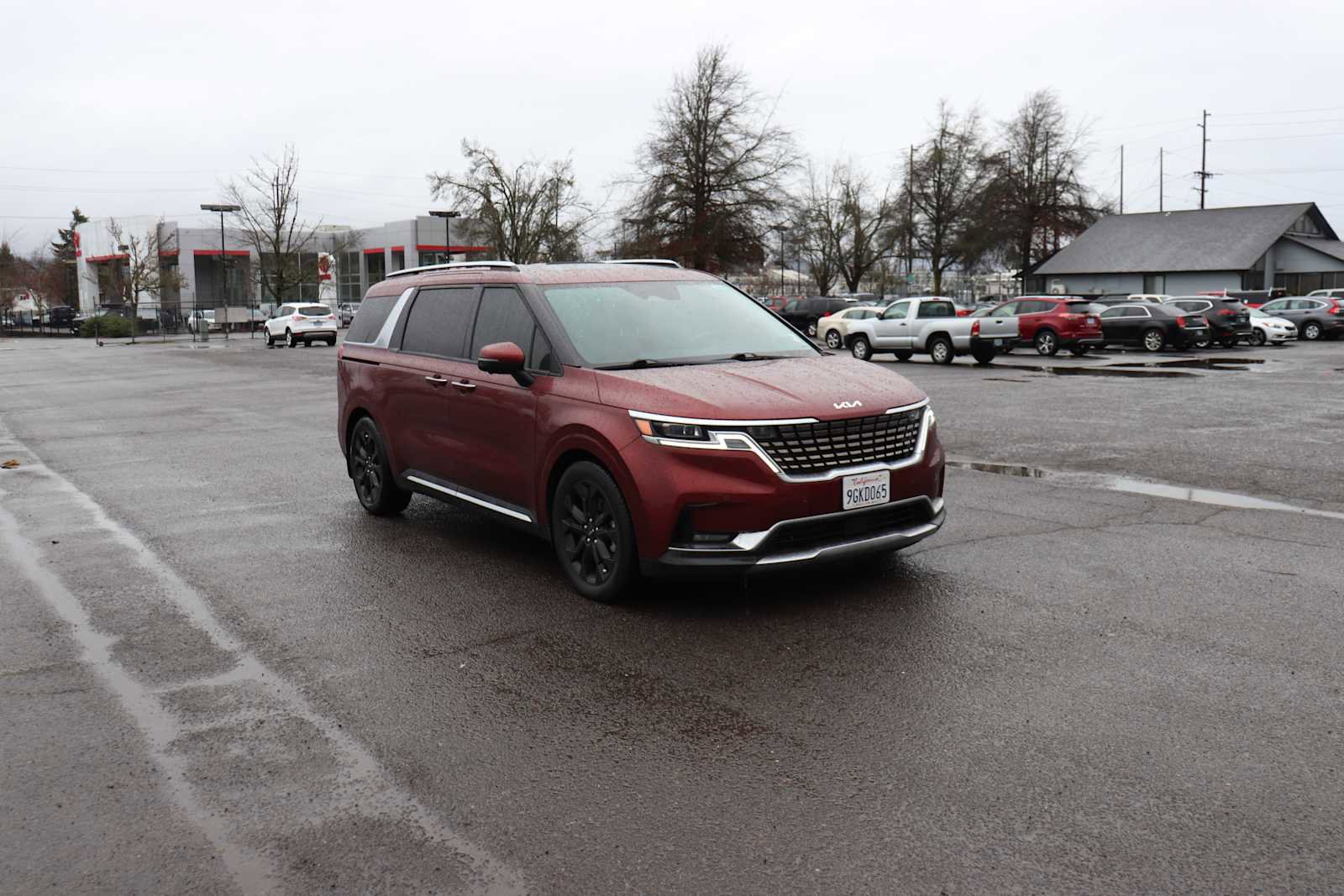 Used 2022 Kia Carnival SX Prestige image 3