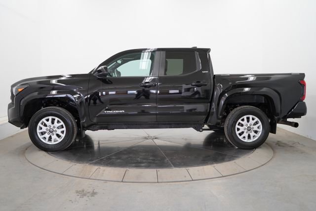 Used 2024 Toyota Tacoma SR5 image 4