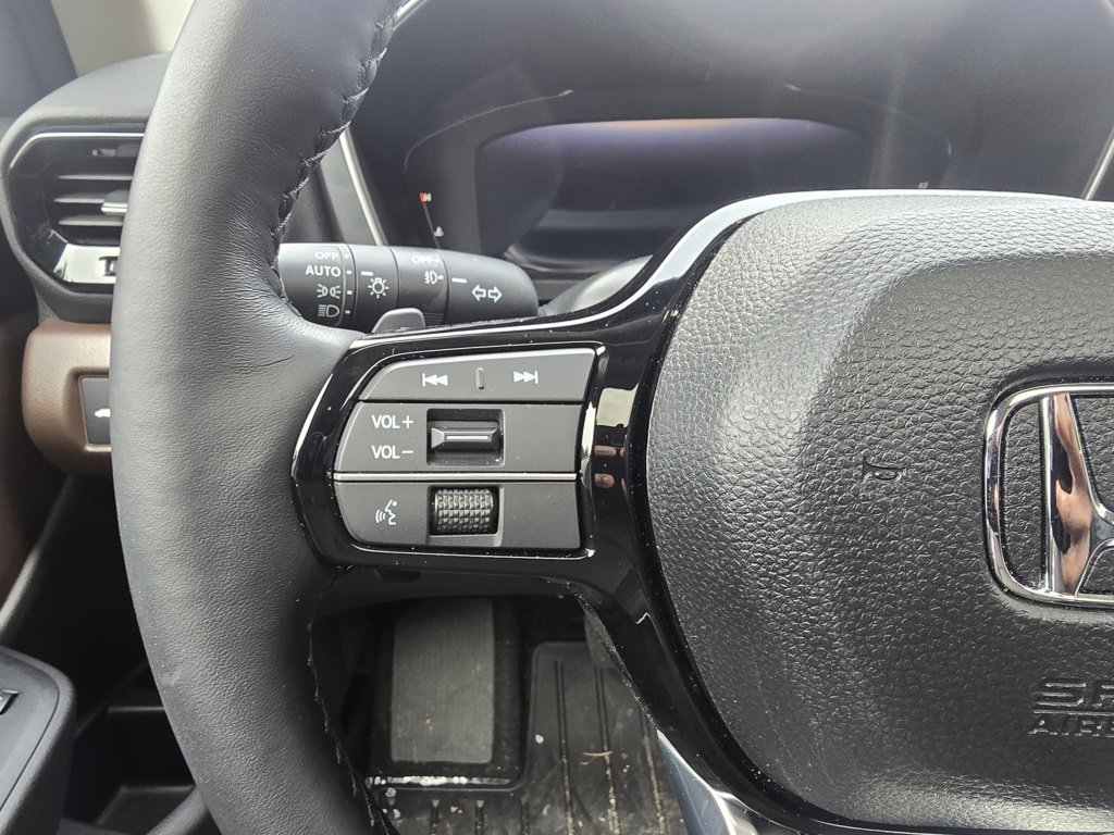 Used 2025 Honda Pilot Elite image 14