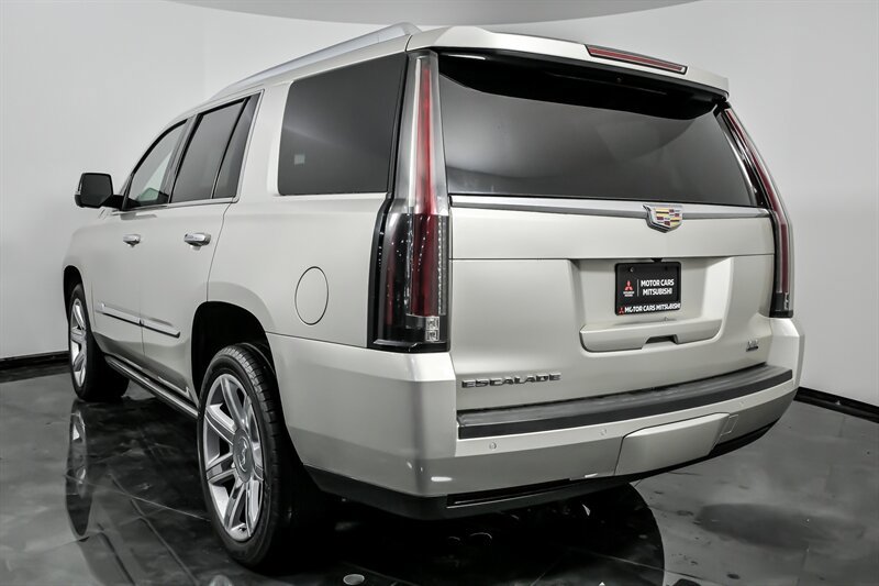Used 2015 Cadillac Escalade Premium image 8
