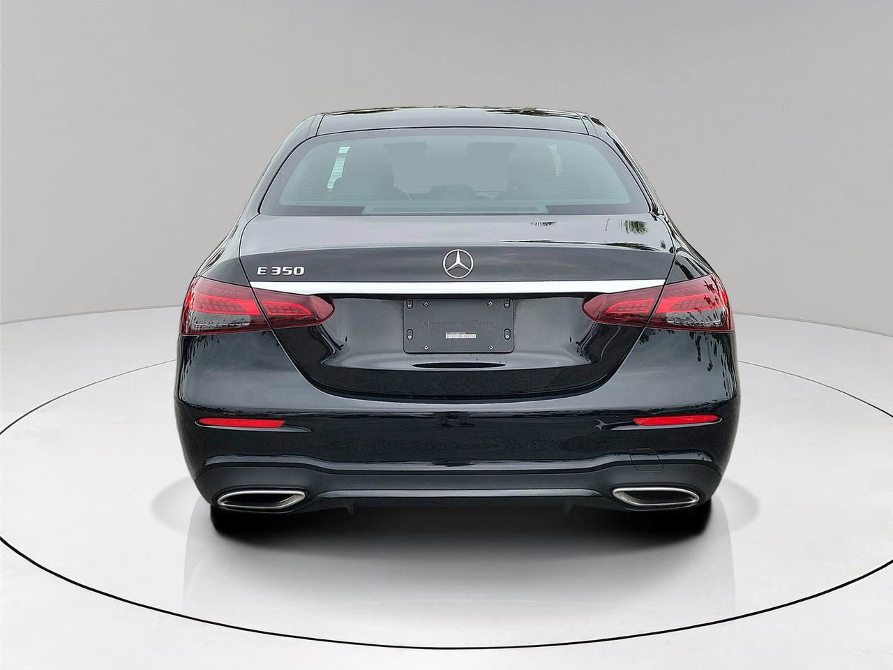 Used 2022 Mercedes-Benz E 350 Sedan image 5