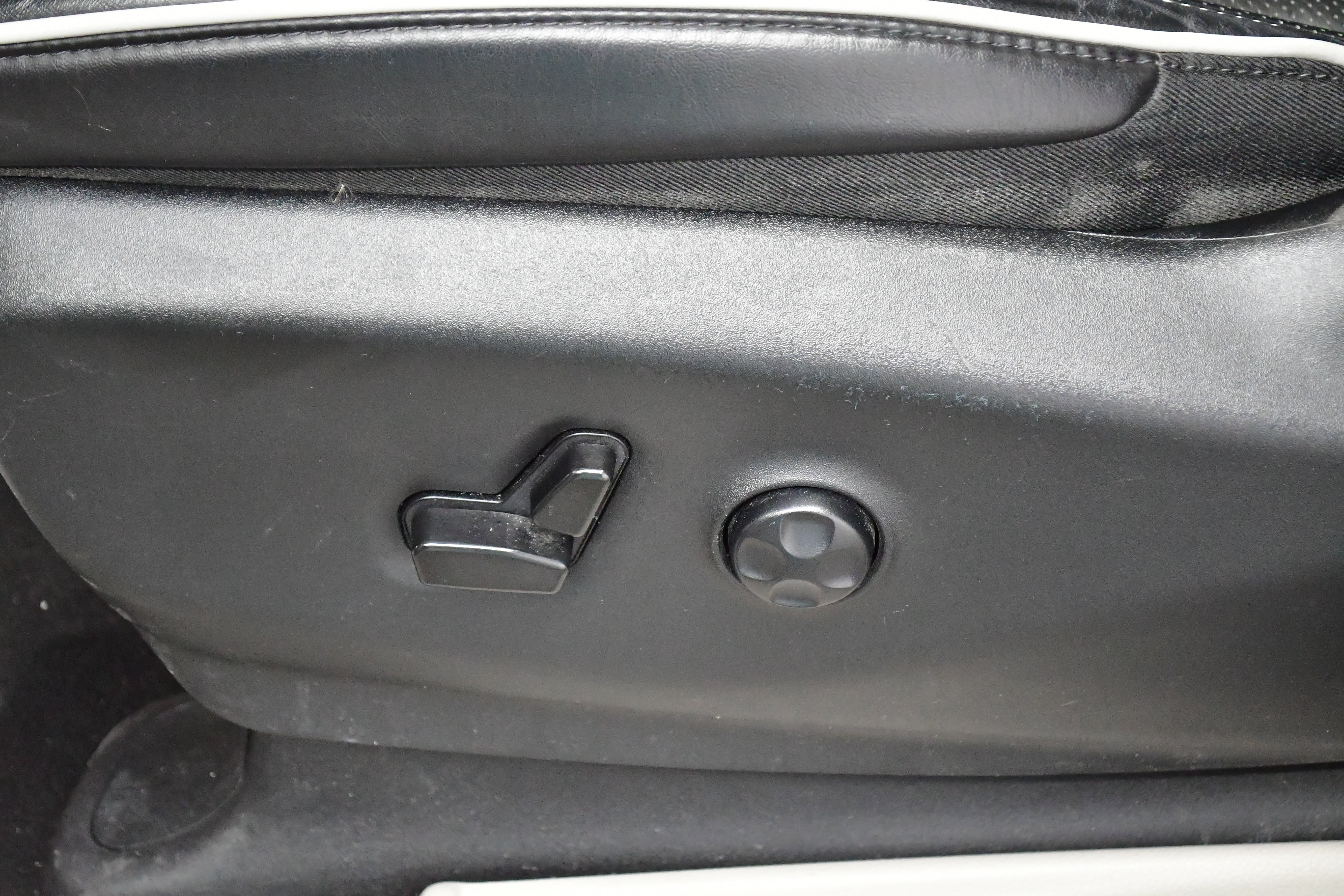 Used 2023 Chrysler Pacifica Limited FWD image 15